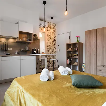 § Littlesuitebande § מילאנו